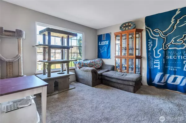 815 Mountain Aire LN NW, Yelm, WA 98597