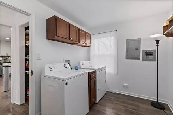 128 Seton CT, Streamwood, IL 60107