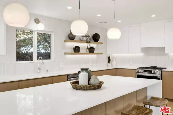 8218 Belford Ave, Los Angeles, CA 90045