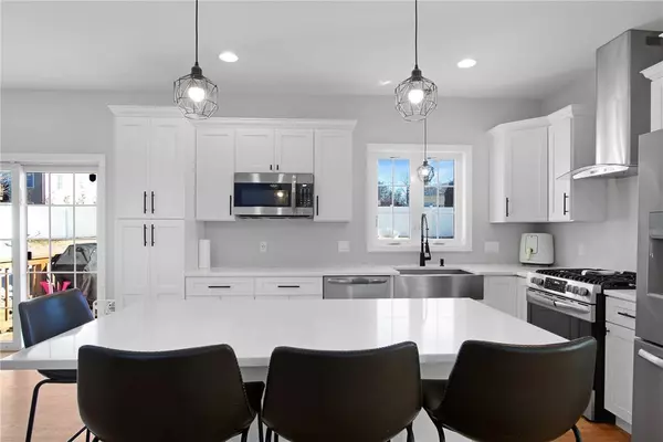 392 Louise ST, Woonsocket, RI 02895