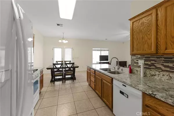 1020 Oak CT, Fowler, CA 93625