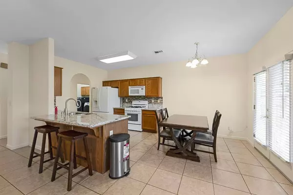 1020 Oak CT, Fowler, CA 93625