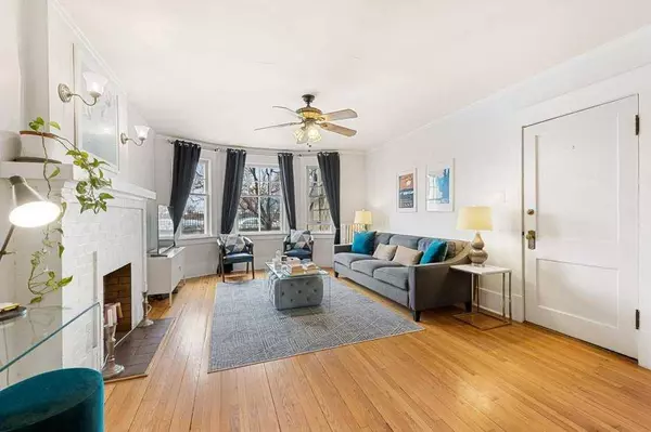 908 Memorial DR NW #3, Calgary, AB T2N 3C9