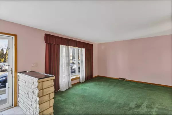 9813 Soreng AVE, Schiller Park, IL 60176