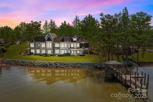 134 Larkhaven LN, Mooresville, NC 28117