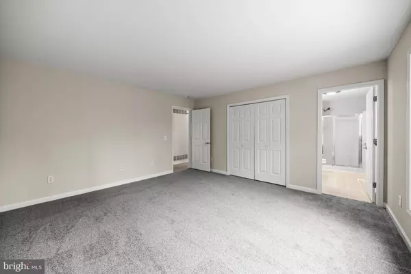 225 BITTLEWOOD AVE, Berlin, NJ 08009