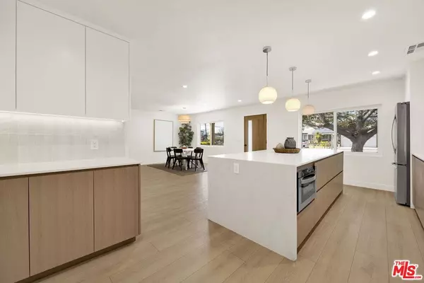 8218 Belford Ave, Los Angeles, CA 90045