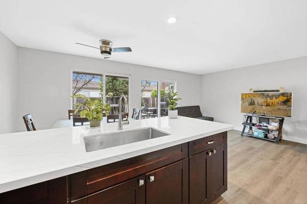 222 Holiday WAY, Oceanside, CA 92057