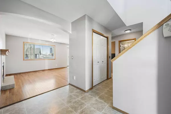 79 Canoe Close SW, Airdrie, AB T4B 2N4