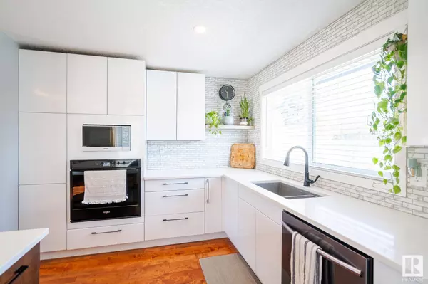 1027 MONY PENNY CR, Sherwood Park, AB T8A 1C2