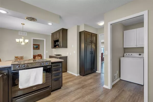 224 Post RD, Iowa City, IA 52245