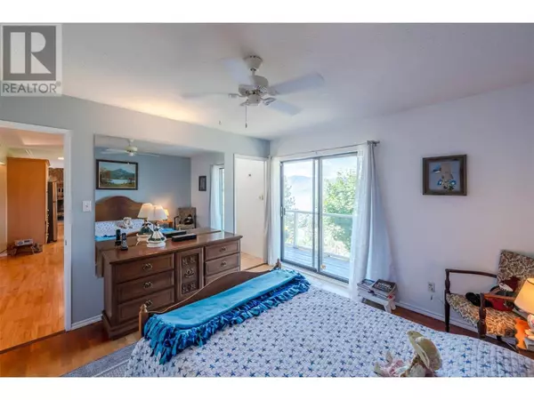 3906 Desert Pines Avenue, Peachland, BC V0H1X2