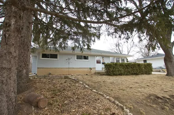 W148N8314 Albert Pl, Menomonee Falls, WI 53051