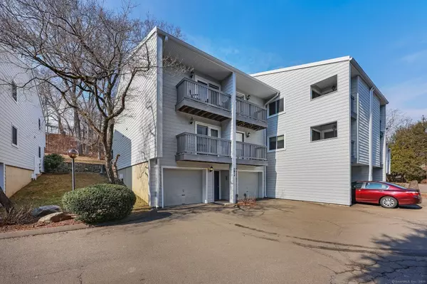 16 Rockmeadow Road #APT H, Norwalk, CT 06850