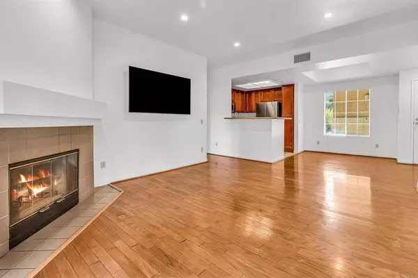 2250 Camino De La Reina #108, San Diego, CA 92108