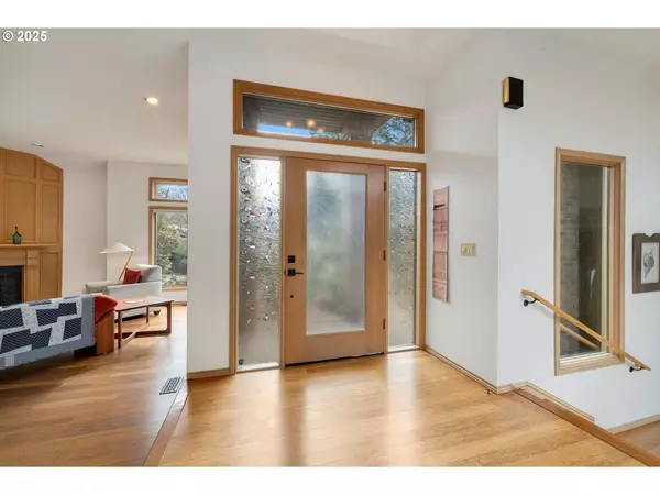 3405 RIVERKNOLL WAY, West Linn, OR 97068