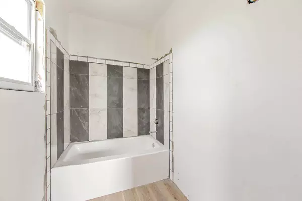 619 Woodside Dr, Houma, LA 70360