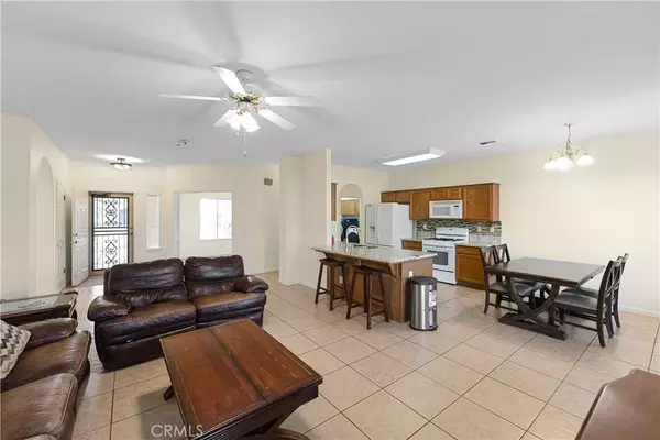 1020 Oak CT, Fowler, CA 93625