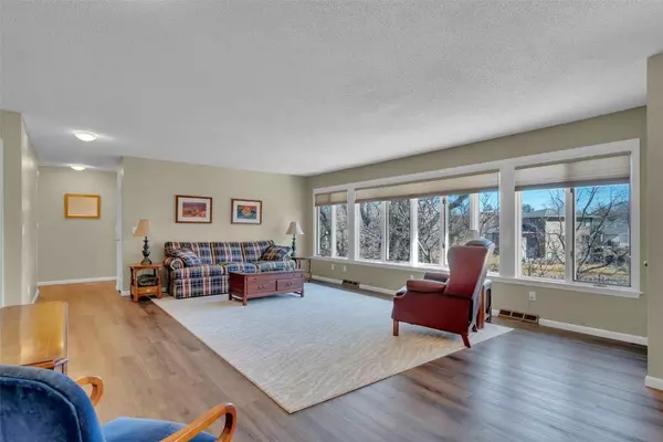 224 Post RD, Iowa City, IA 52245