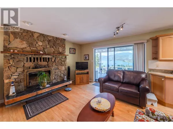 3906 Desert Pines Avenue, Peachland, BC V0H1X2