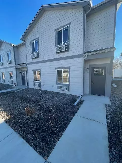 820 Grant Street #E, Wray, CO 80758