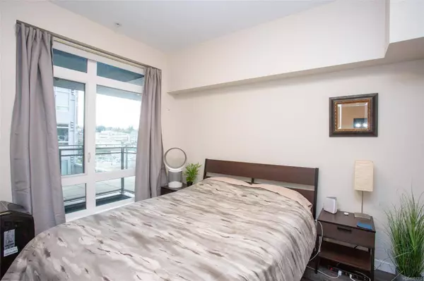 91 Chapel St #302, Nanaimo, BC V9R 0J3