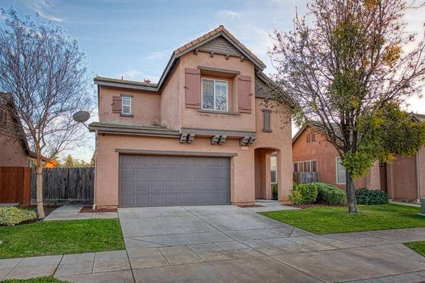 2389 E Turnberry AVE, Fresno, CA 93730