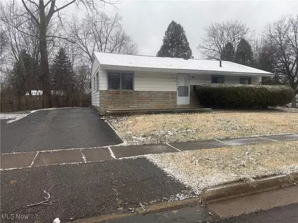 866 Warrington RD, Akron, OH 44320