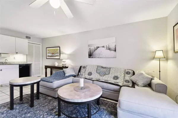 9954 INDIAN KEY TRL #14, Seminole, FL 33776