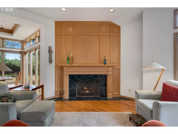 3405 RIVERKNOLL WAY, West Linn, OR 97068