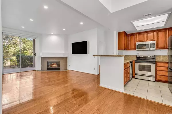 2250 Camino De La Reina #108, San Diego, CA 92108