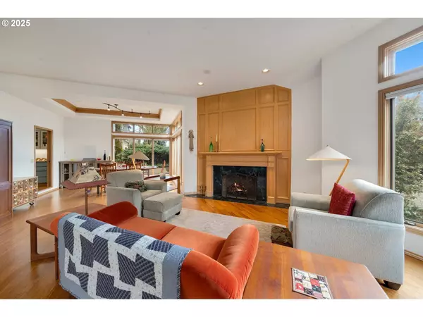 3405 RIVERKNOLL WAY, West Linn, OR 97068