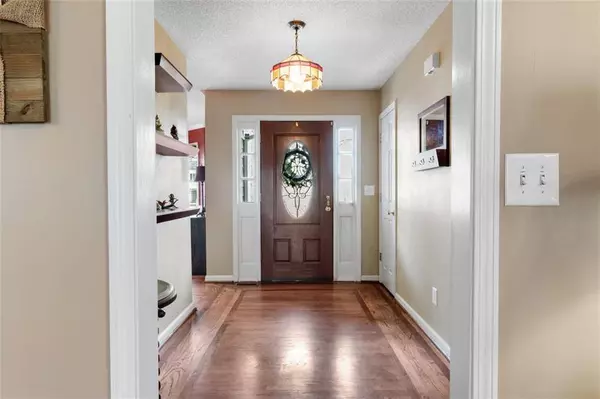 90 LAKESIDE DR, Hiram, GA 30141