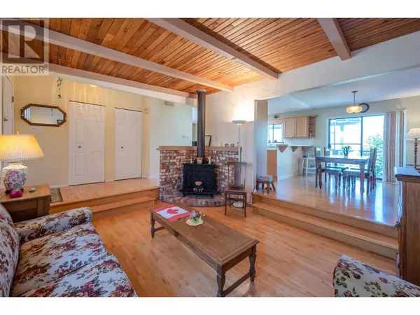 3906 Desert Pines Avenue, Peachland, BC V0H1X2