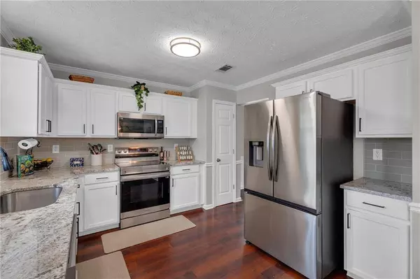 3248 Meadow Point DR, Snellville, GA 30039