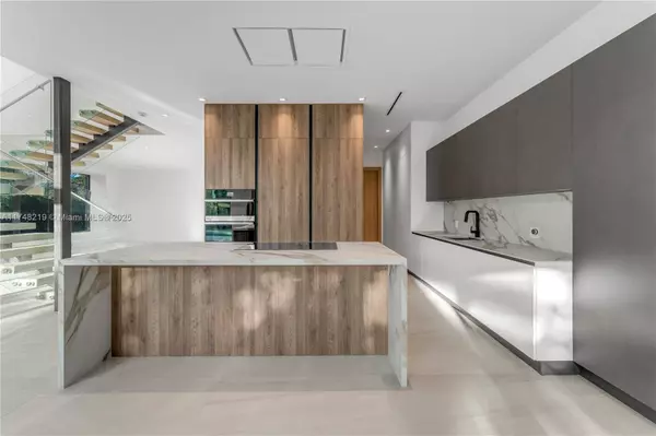 168 SW 20th Rd, Miami, FL 33129