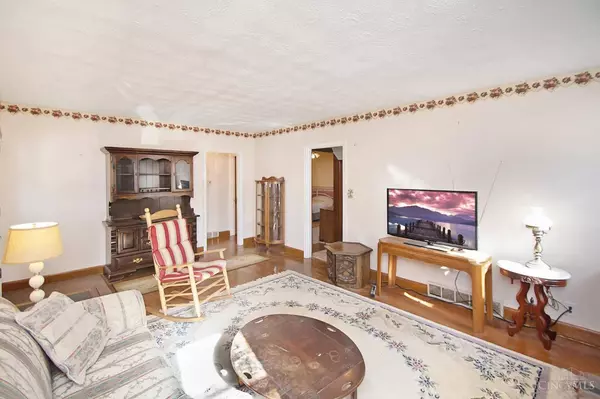 3976 School Section Rd, Cheviot, OH 45211