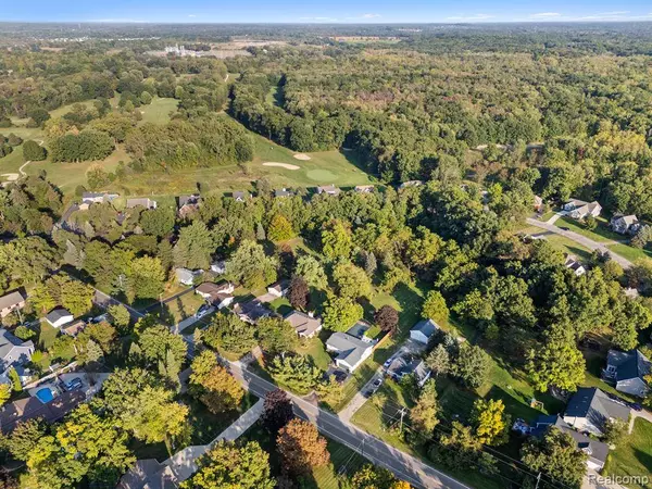 V/L MAXFIELD Road, Hartland Twp, MI 48353