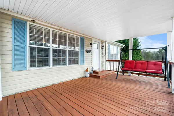 1818 Valley Springs DR SE, Conover, NC 28613