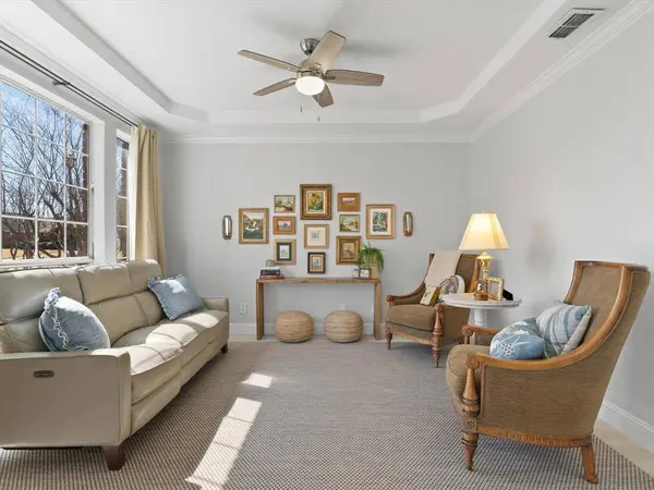 2101 Stonegate Drive, Carrollton, TX 75010