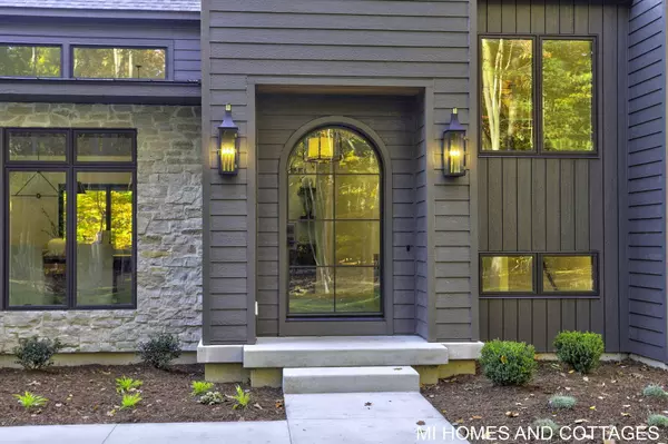 15654 River Trace, West Olive, MI 49460