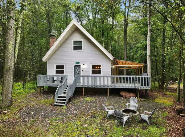 324 Stroud Ct, Pocono Lake, PA 18347-8229
