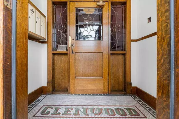 908 Memorial DR NW #3, Calgary, AB T2N 3C9