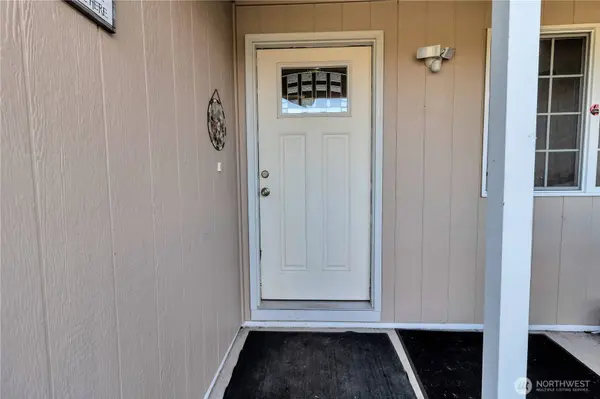 815 Mountain Aire LN NW, Yelm, WA 98597