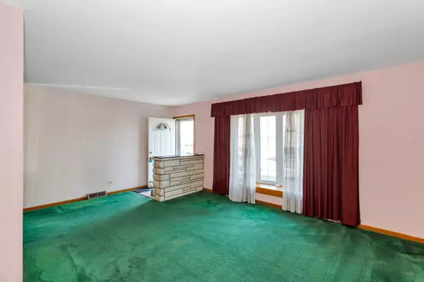 9813 Soreng AVE, Schiller Park, IL 60176