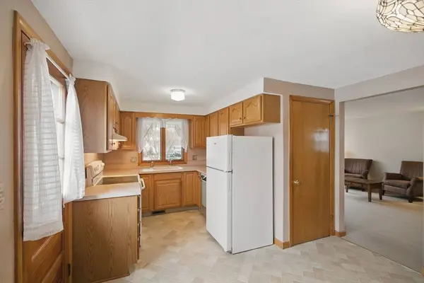 6 Garrity St, Chicopee, MA 01020