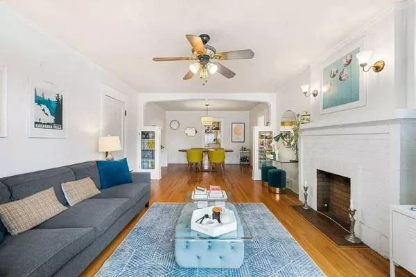 908 Memorial DR NW #3, Calgary, AB T2N 3C9