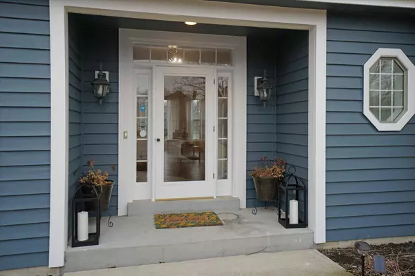 19545 Whitehall Dr, Brookfield, WI 53045