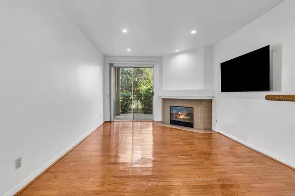 2250 Camino De La Reina #108, San Diego, CA 92108