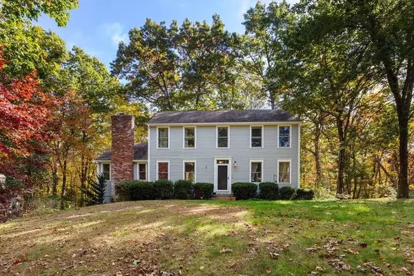 3 Richard Rd, Hopedale, MA 01747